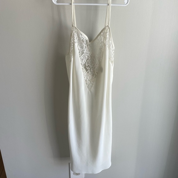 Victoria's Secret Other - Victoria’s Secret Gold Label Vintage Lace Embroidered Slip - Off White - Small